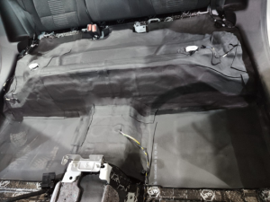 Ford Focus IV wygłuszenie podłogi – zdjęcie 8