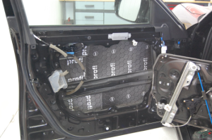 Infiniti QX70 wygłuszenie całego samochodu – zdjęcie 3