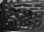Warstwa wygłuszająca Bitmat 1,8 mm na wewnętrznej konstrukcji drzwi Audi A6 C6