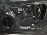Wnętrze drzwi w Audi A6 C6 z zamontowaną matą wygłuszającą Bitmat 1,8 mm