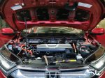 Wewnętrzna strona maski silnika w Honda CR-V precyzyjnie wyklejona odporną na temperatury matą wygłuszającą Bitmat oraz pianką Ko10s