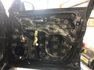 Suzuki Vitara wygłuszenie drzwi – zdjęcie 7