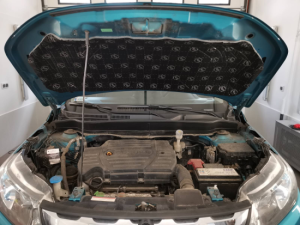 Suzuki Vitara III wygłuszenie maski – zdjęcie 4