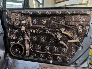 Subaru Levorg wygłuszenie drzwi, bagażnika i podszybia – zdjęcie 3