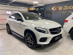 Biały luksusowy SUV Mercedes GLE w warsztacie przygotowany do kompleksowego wyciszenia drzwi nadkoli i bagażnika materiałami Bitmat