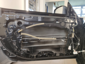 Nissan 370Z wygłuszenie drzwi i bagażnika – zdjęcie 2