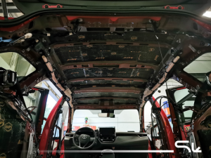 Toyota Corolla XII wygłuszenie całego samochdou – zdjęcie 6