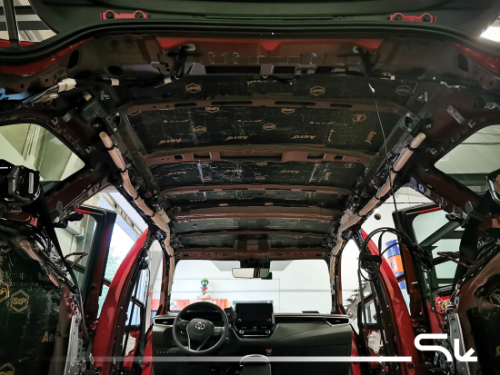 Toyota Corolla wygłuszenie dachu mata butlowa Bitmat