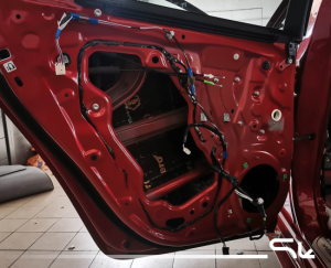 Toyota Corolla XII wygłuszenie całego samochdou – zdjęcie 10