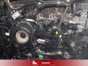 Jeep Grand Cherokee IV wygłuszenie drzwi, podłogi i nadkoli – zdjęcie 5