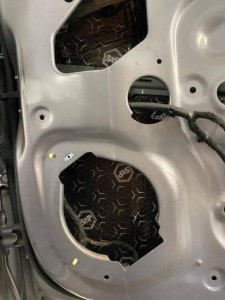 Chevrolet Aveo wygłuszenie drzwi – zdjęcie 3