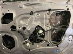 Chevrolet Aveo wygłuszenie drzwi – zdjęcie 4