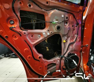 TOYOTA CH-R wygłuszenie całego samochodu – zdjęcie 8