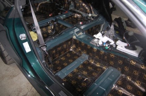 Ford Mustang Bullitt wygłuszenie podlogi maty butylowej